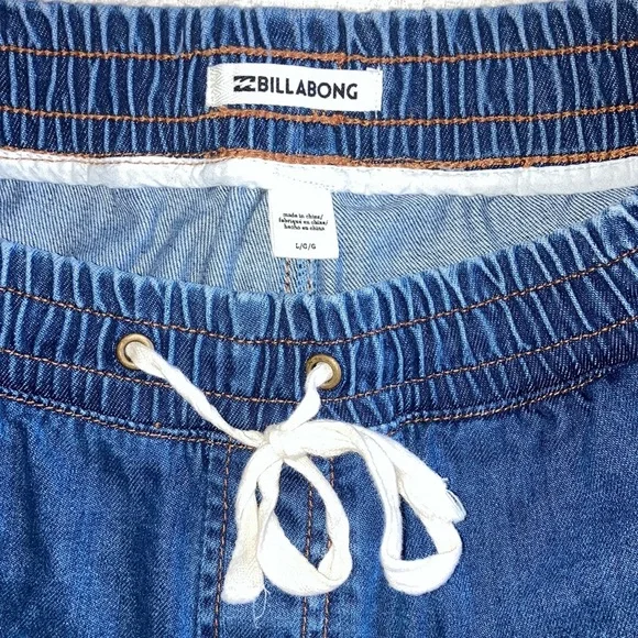 Billabong denim elastic band cut off shorts. Size Large. - Picture 3 of 4
